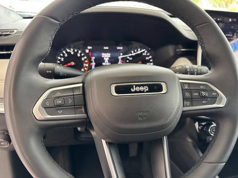 Used 2025 Jeep Compass Limited AWD/4WD image 28