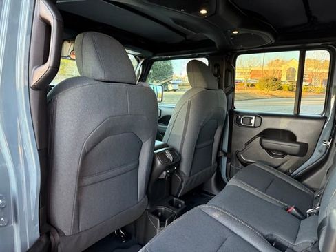 New 2026 Jeep Gladiator Sport AWD/4WD image 28