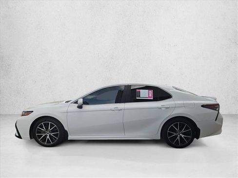 Used 2023 Toyota Camry SE w/ Audio Upgrade Package FWD image 9