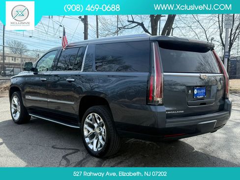 Used 2020 Cadillac Escalade ESV Luxury image 2