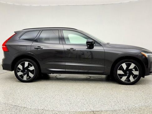 Used 2024 Volvo XC60 T8 Ultimate w/ Climate Package AWD/4WD image 4