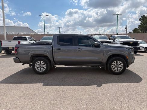 Used 2022 Nissan Frontier SV w/ Technology Package AWD/4WD image 6