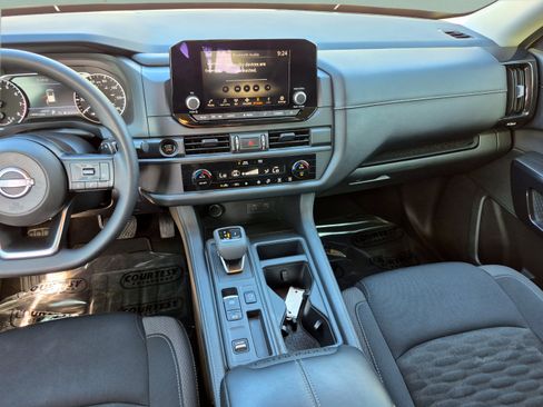 Certified 2025 Nissan Pathfinder S FWD image 14