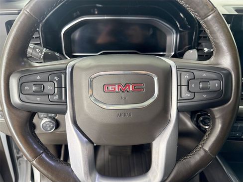 Used 2022 GMC Sierra 1500 SLT w/ SLT Premium Plus Package AWD/4WD image 17