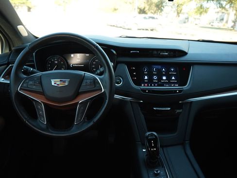 Certified 2023 Cadillac XT5 Premium Luxury w/ Technology Package image 9