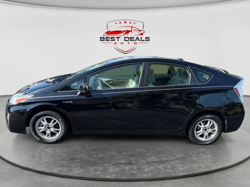 Used 2010 Toyota Prius Two FWD image 2