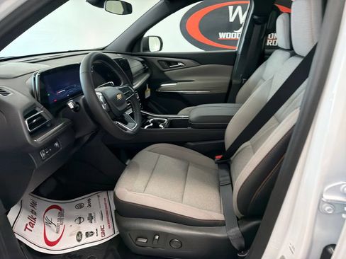 New 2026 Chevrolet Traverse LT w/ LPO, Floor Liner Package FWD image 8