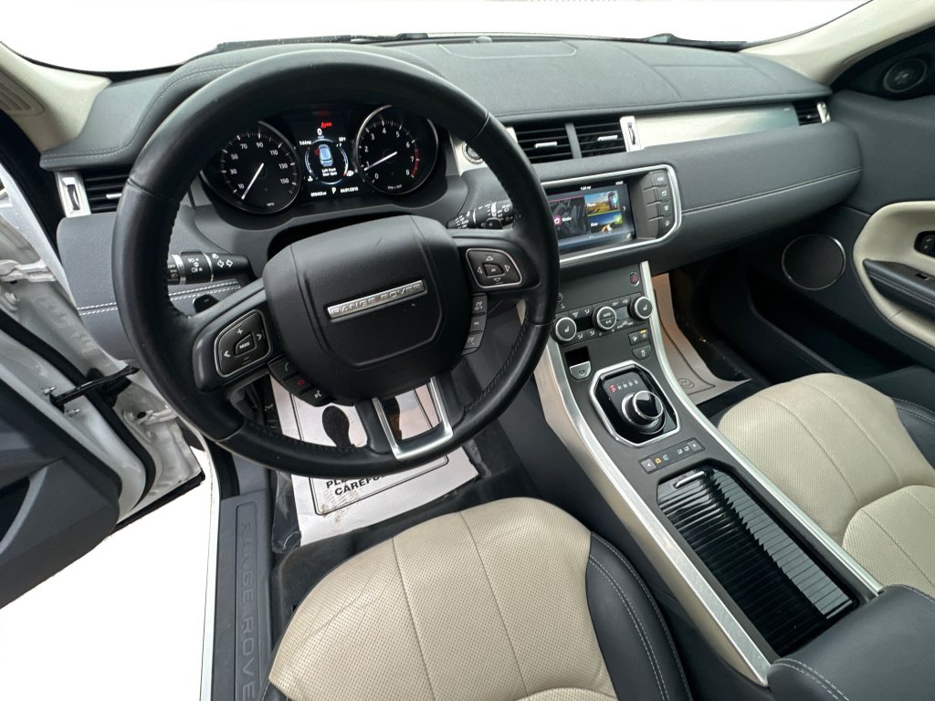 Used 2017 Land Rover Range Rover Evoque SE AWD/4WD image 31