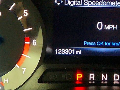 Used 2016 Ford Expedition XLT AWD/4WD image 14