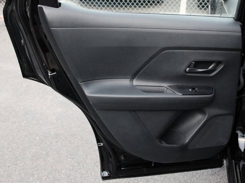 Certified 2025 Nissan Kicks S image 17