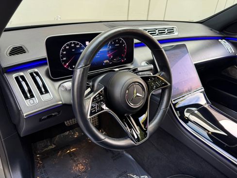 Used 2022 Mercedes-Benz S 500 4MATIC w/ AMG Line Package image 14