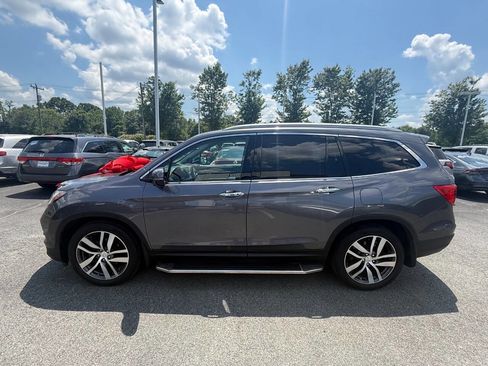 Used 2017 Honda Pilot Touring image 3