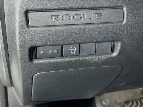 Used 2024 Nissan Rogue S FWD image 10
