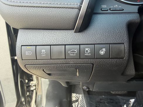 Used 2020 Toyota Camry XSE AWD/4WD image 16