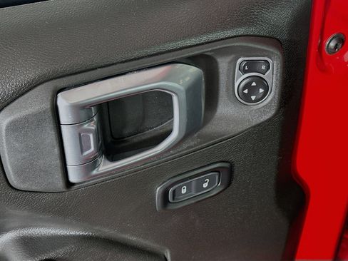 Used 2024 Jeep Gladiator Sport AWD/4WD image 15