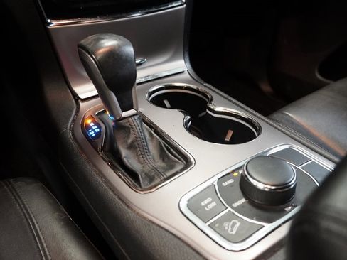 Used 2020 Jeep Grand Cherokee Limited image 22