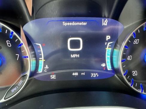 Used 2027 Chrysler Pacifica Select AWD/4WD image 32