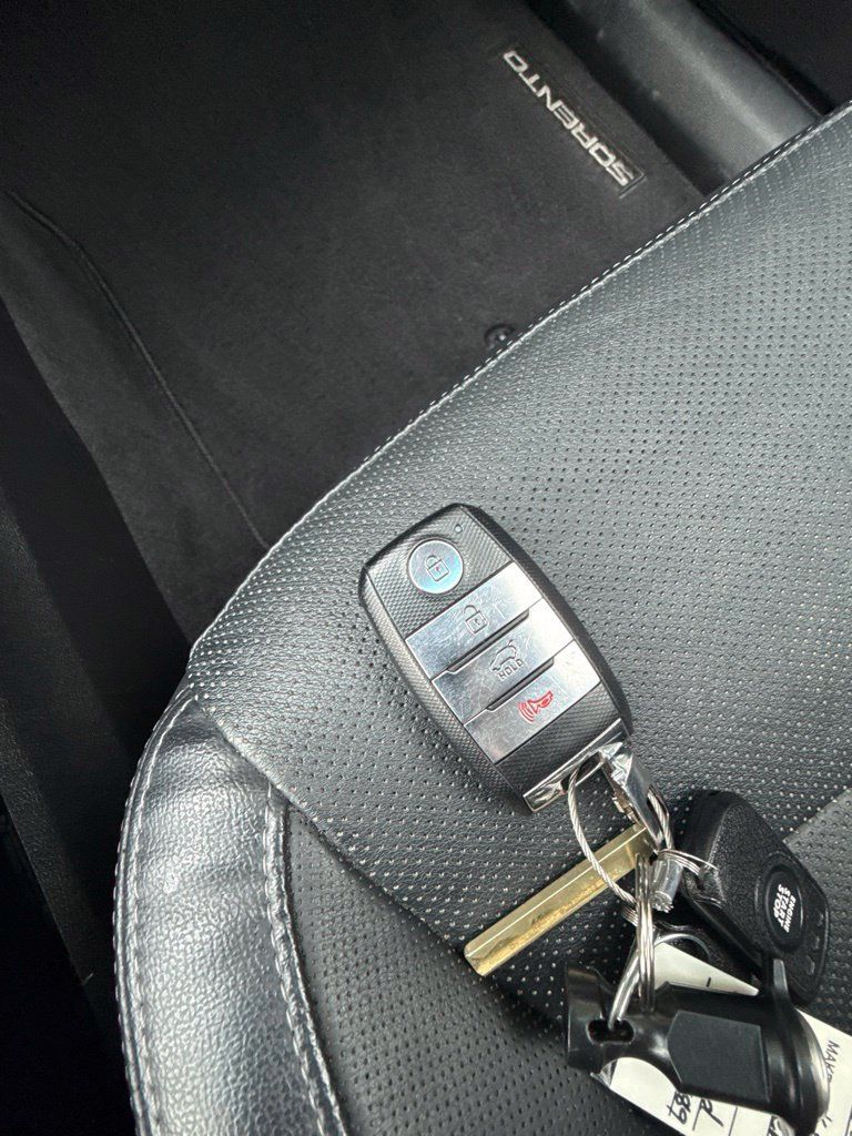 Used 2016 Kia Sorento SX AWD/4WD image 19