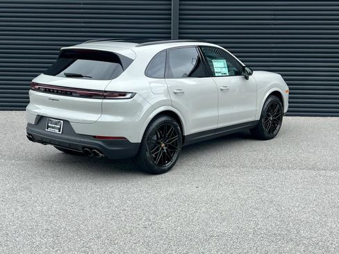 New 2025 Porsche Cayenne image 7