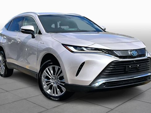 Used 2021 Toyota Venza Limited w/ Advanced Technology Package image 3