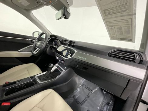 Used 2024 Audi Q3 2.0T Premium w/ Convenience Package image 19