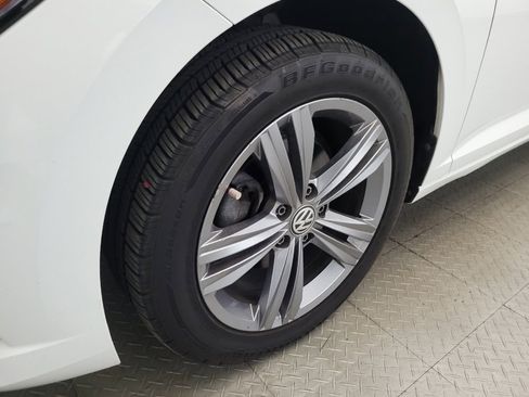 Used 2019 Volkswagen Jetta R-Line FWD image 31