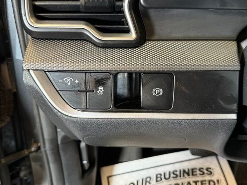 Used 2023 Kia Sportage LX image 16