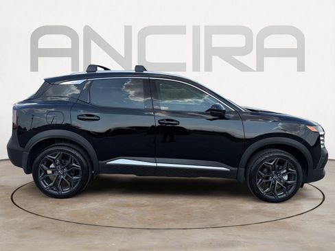 Used 2026 Nissan Kicks SR FWD image 12