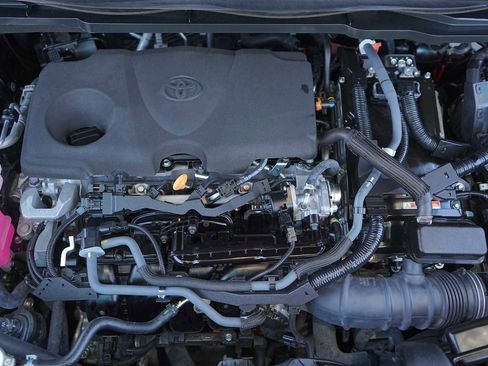 Used 2023 Toyota Sienna XLE FWD image 9