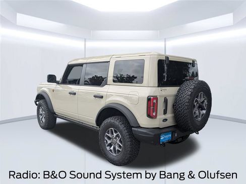 New 2025 Ford Bronco Badlands AWD/4WD image 3