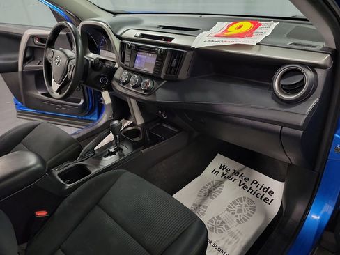 Used 2017 Toyota RAV4 LE image 22