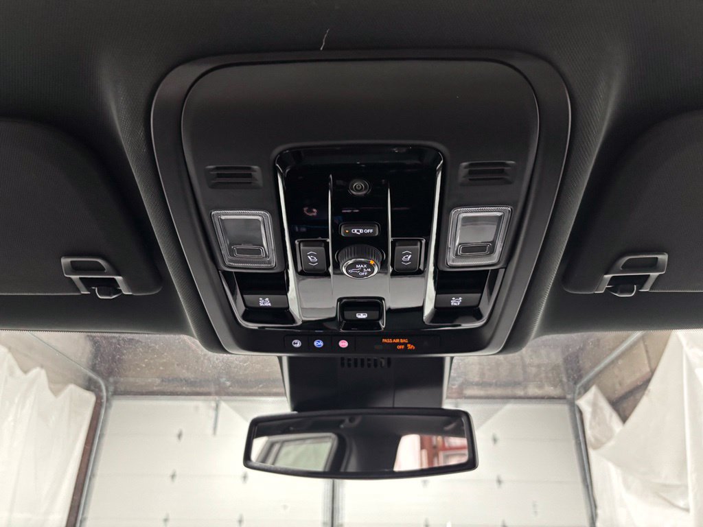 Used 2026 GMC Yukon XL AT4 AWD/4WD image 37