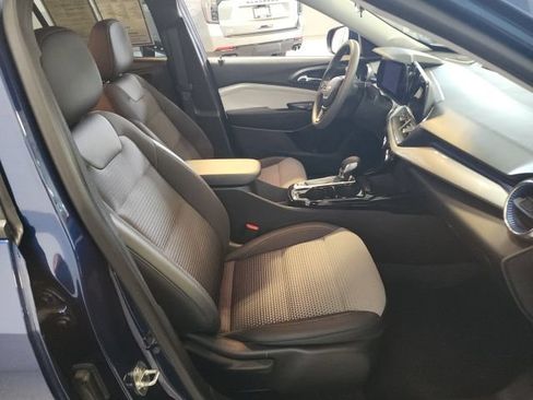 Used 2024 Chevrolet Trax LT FWD image 15