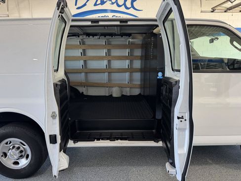 Used 2024 Chevrolet Express 2500 w/ Driver Convenience Package RWD image 12