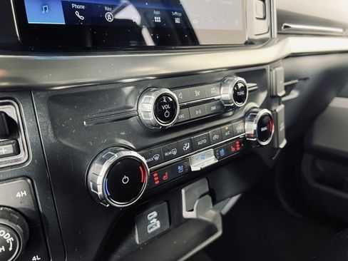 Used 2022 Ford F150 Lariat w/ Max Trailer Tow Package image 26