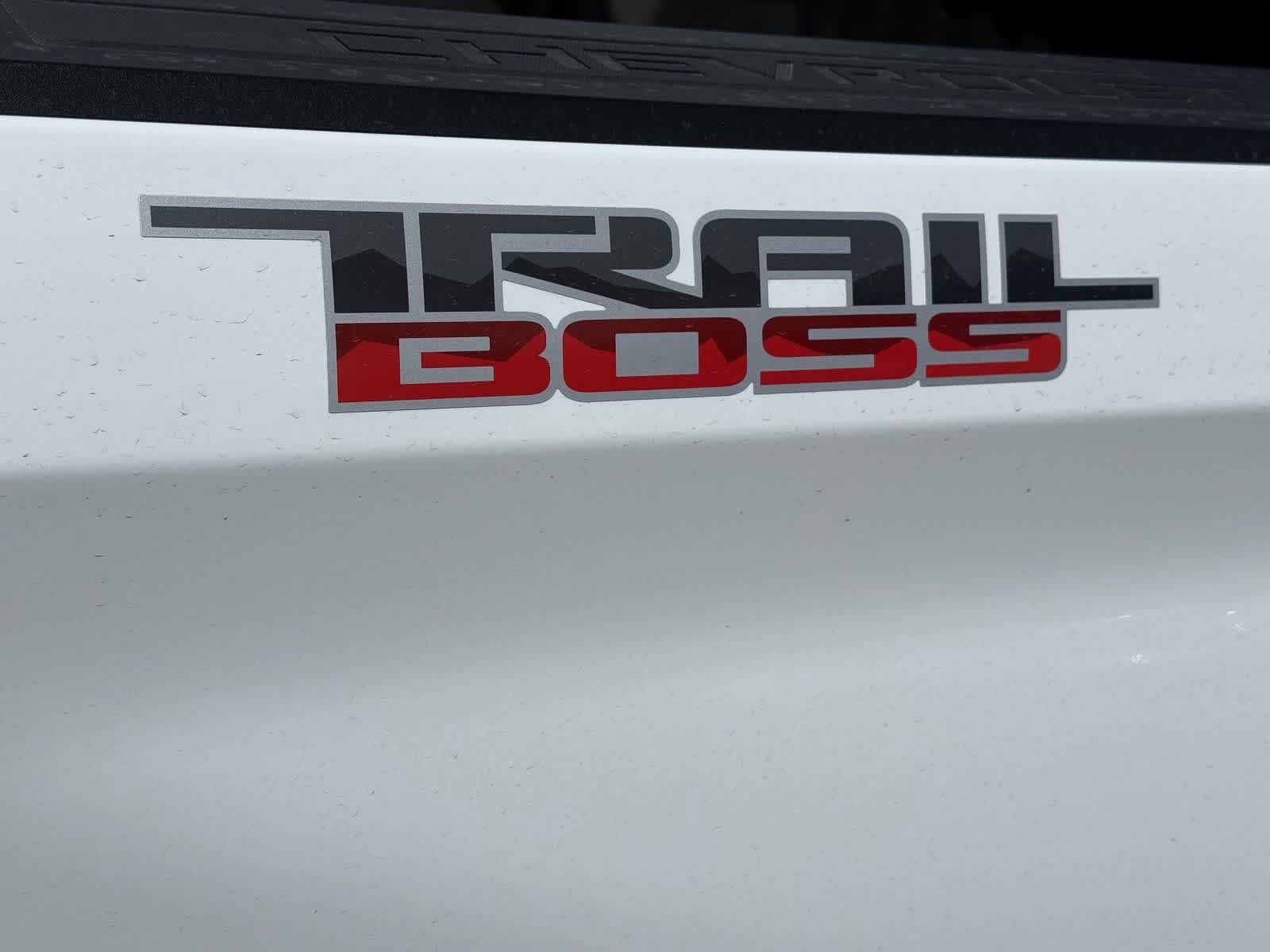 Used 2023 Chevrolet Silverado 1500 Custom Trail Boss AWD/4WD image 26