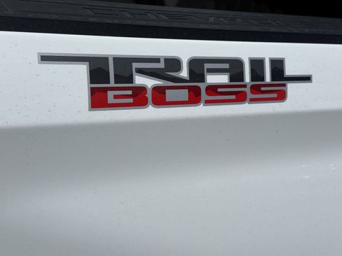 Used 2023 Chevrolet Silverado 1500 Custom Trail Boss AWD/4WD image 26