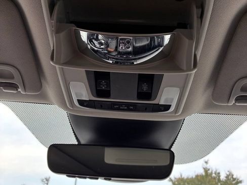 Used 2023 Honda Pilot Elite image 40
