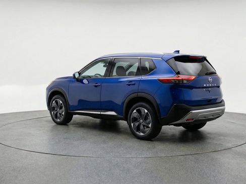 Used 2025 Nissan Rogue SV image 6