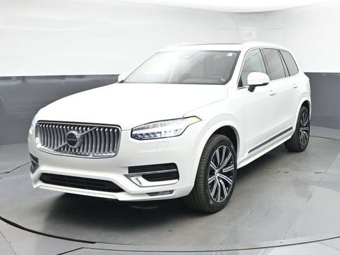 Used 2024 Volvo XC90 B5 Core w/ Protection Package Premier AWD/4WD image 3