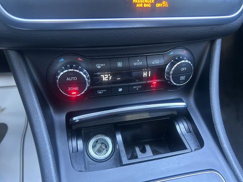 Used 2020 Mercedes-Benz GLA 250 4MATIC image 24