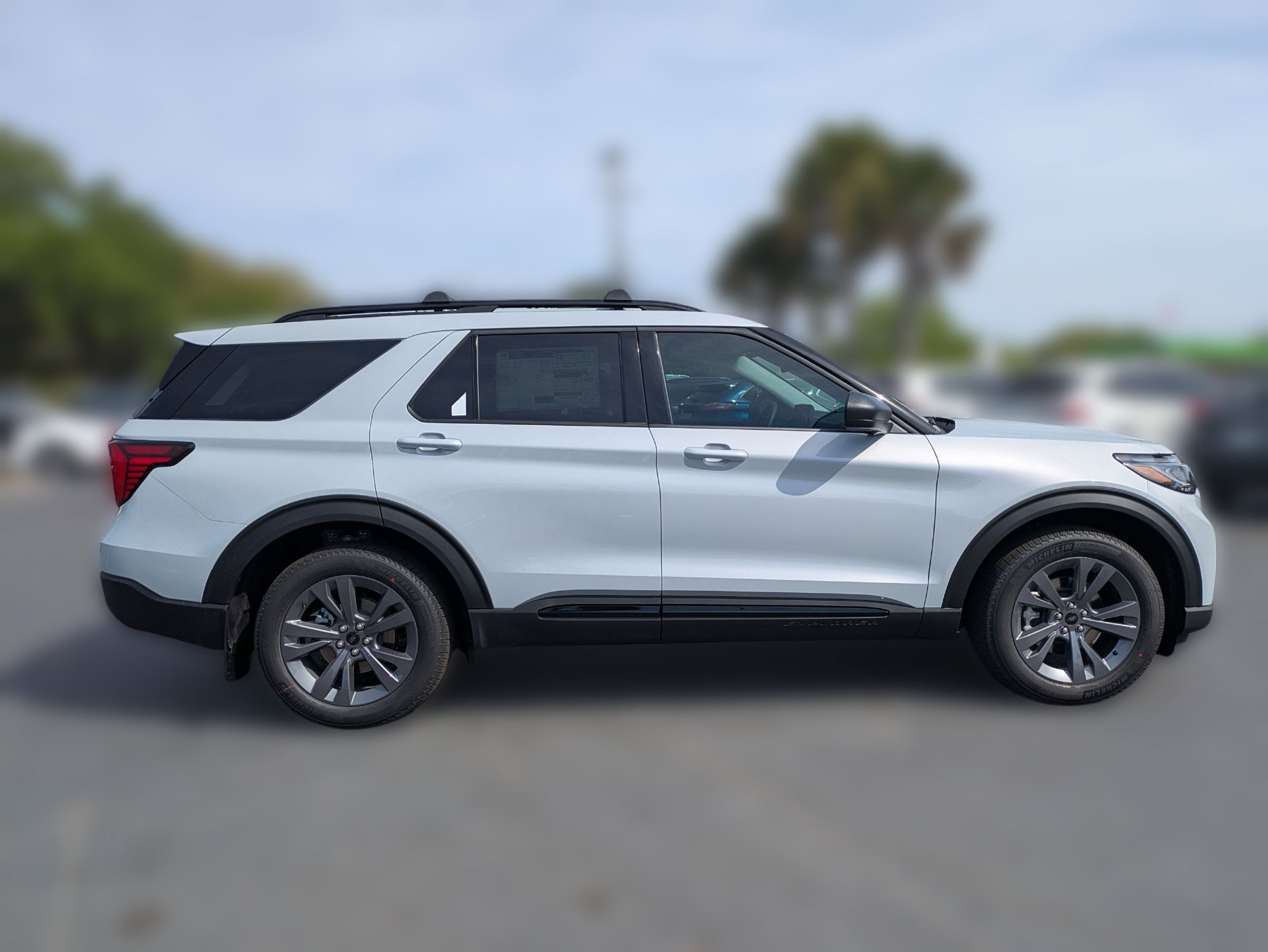 New 2026 Ford Explorer Active w/ Active Comfort Package AWD/4WD image 4