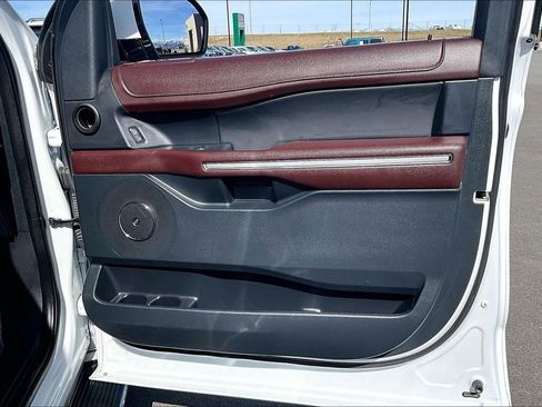 Used 2022 Ford Expedition Limited image 24