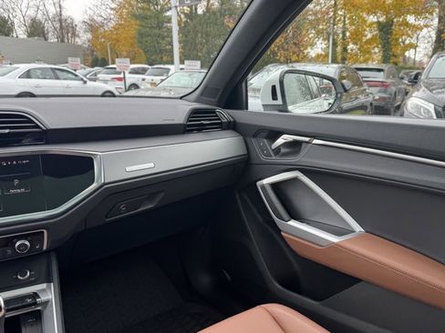 Certified 2025 Audi Q3 2.0T Premium w/ Convenience Package image 15