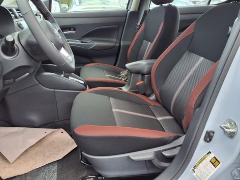 New 2025 Nissan Versa SR w/ Trunk Package image 17