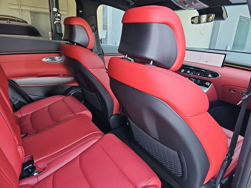 Used 2026 Genesis GV70 3.5T Sport Advanced image 16