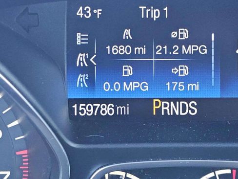 Used 2017 Ford Escape Titanium image 9