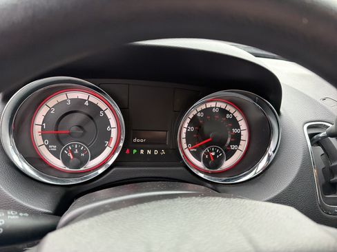 Used 2018 Dodge Grand Caravan SE FWD image 16