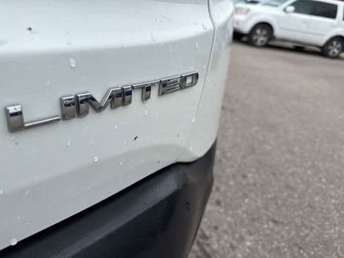 Used 2016 Jeep Renegade Limited image 22