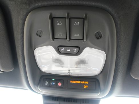 New 2025 GMC Canyon Elevation w/ Convenience Package image 38